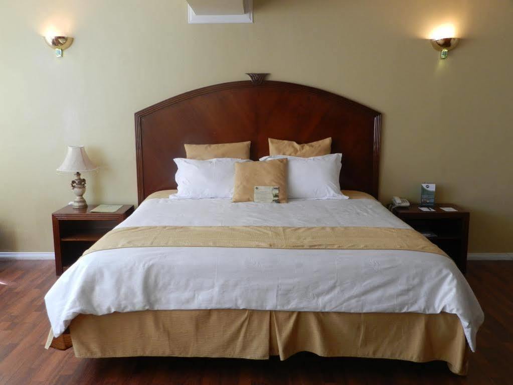 Hotel Libertador لوخا المظهر الخارجي الصورة